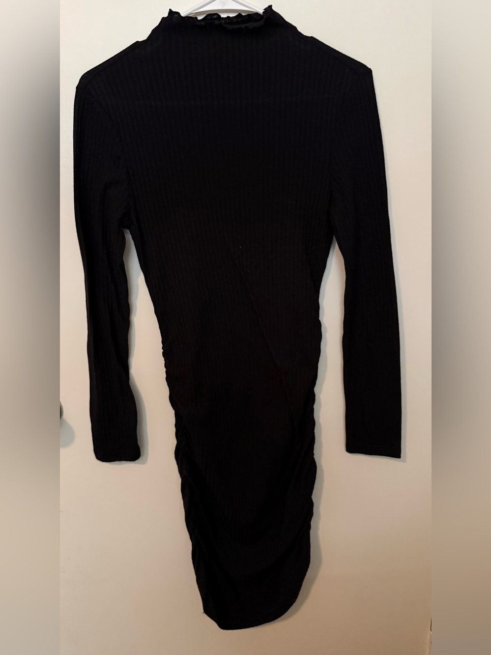 Classic Black Long-Sleeve Bodycon Dress